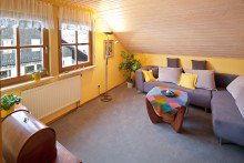 Zimmer im DG Einfamilienhaus mit Doppelgarage in Weiterstadt +VERKAUFT+