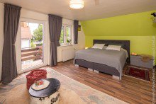 Zimmer mit Balkon im DG Charmantes freistehendes Einfamilienhaus in Ro�dorf +VERKAUFT+