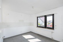 K�che im EG Freistehendes 2-Familienhaus mit Anbau in Gross-Zimmern