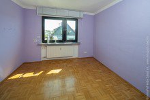 Zimmer Freistehendes 2-Familienhaus mit Anbau in Gross-Zimmern