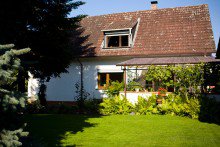Blick vom Garten Freistehendes Einfamilienhaus in Seeheim -Video-Pr�sentation-++VERKAUFT++