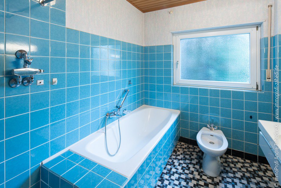 Tageslichtbad im EG Einfamilienhaus Seeheim-Jugenheim