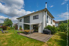Gartenansicht Exklusives freistehendes Einfamilienhaus +VERKAUFT+