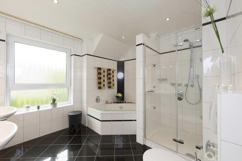 Badezimmer im 1. OG Doppelhaush�lfte Dieburg