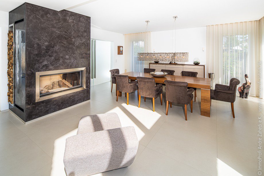 Kamin und Essbereich Einfamilienhaus Gro�-Zimmern