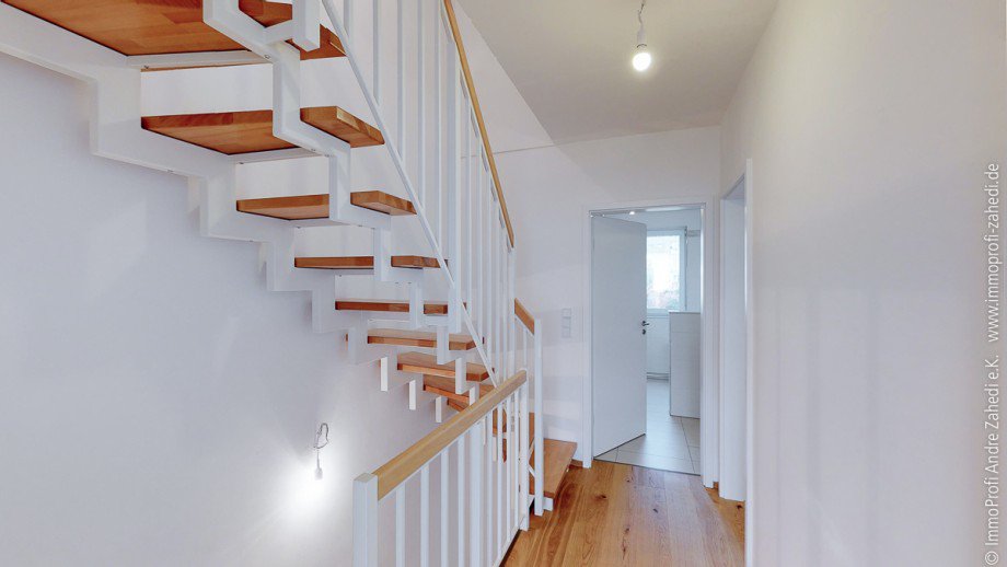 Flur im OG Reihenmittelhaus Hattersheim