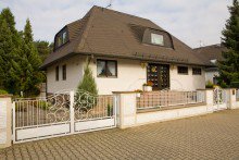 Hausansicht I Freistehendes Traumhaus mit Wintergarten in Griesheim ++Video-Clip++VERKAUFT++