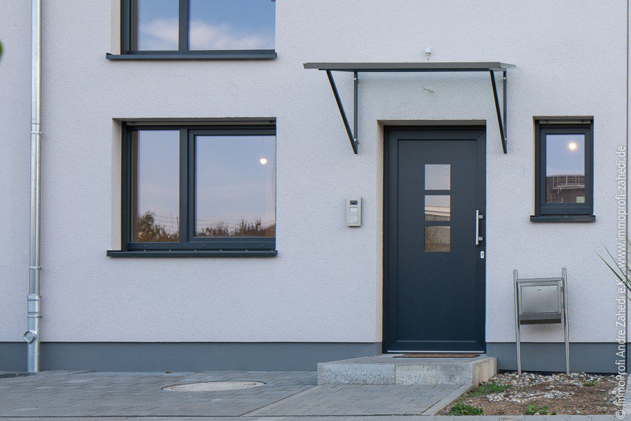 Ihr Eingang Reihenmittelhaus Hattersheim