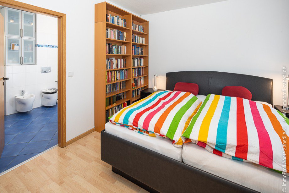 Master Bedroom + Bad Reihenendhaus Seeheim-Jugenheim