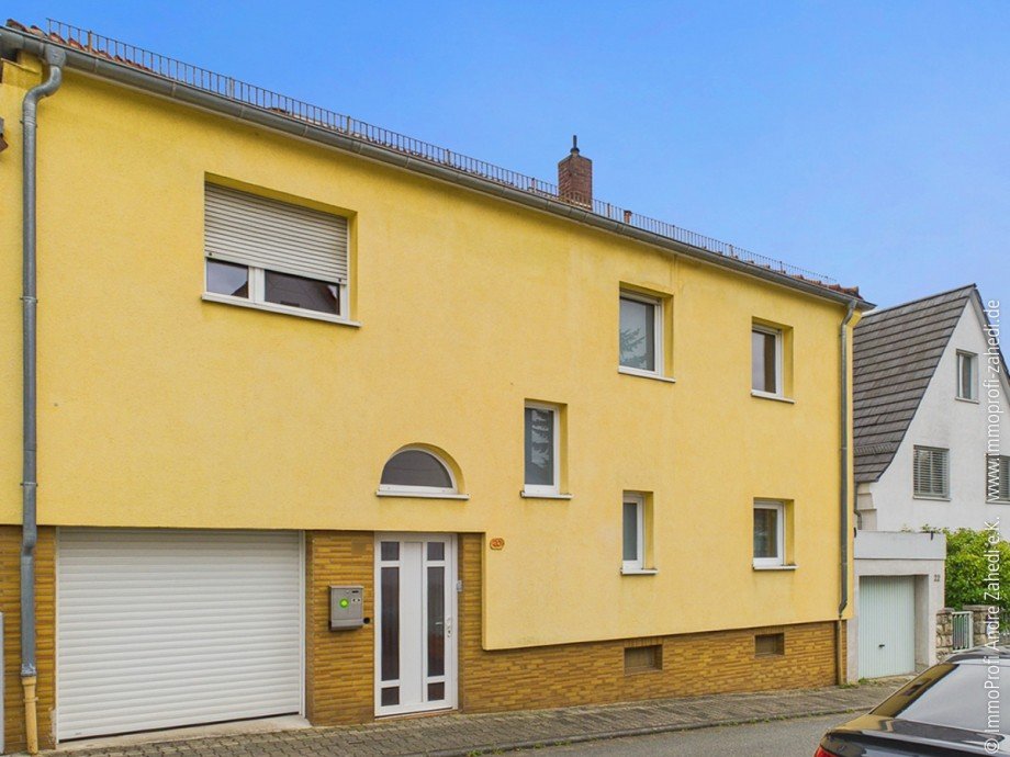 Hausansicht Strasse Einfamilienhaus M�hltal / Nieder-Ramstadt