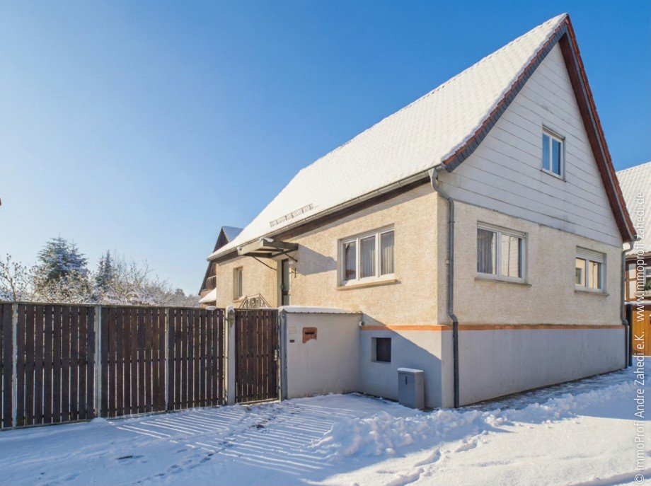 Starssenansicht im Winter Einfamilienhaus Ober-Ramstadt / Wembach