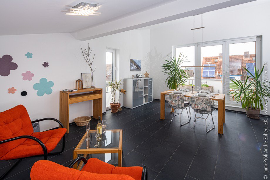 Wohn- und Esszimmer Penthousewohnung Griesheim