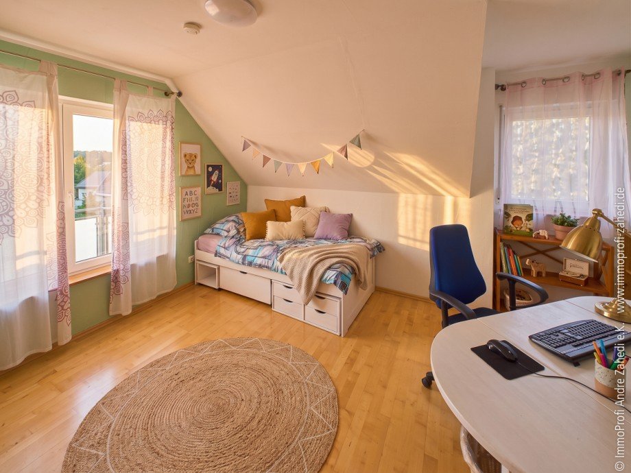 Kinderzimmer im DG Einfamilienhaus Dieburg