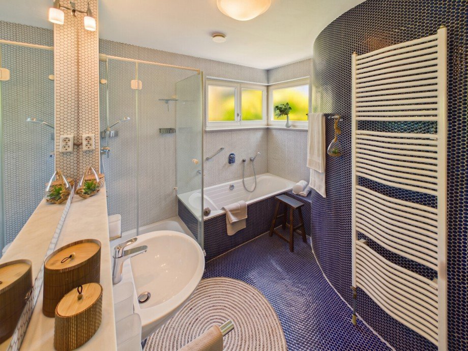 Badezimmer im OG Einfamilienhaus Darmstadt-Eberstadt