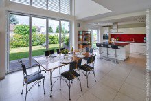 Essbereich mit Panoramablick Exklusives freistehendes Einfamilienhaus +VERKAUFT+
